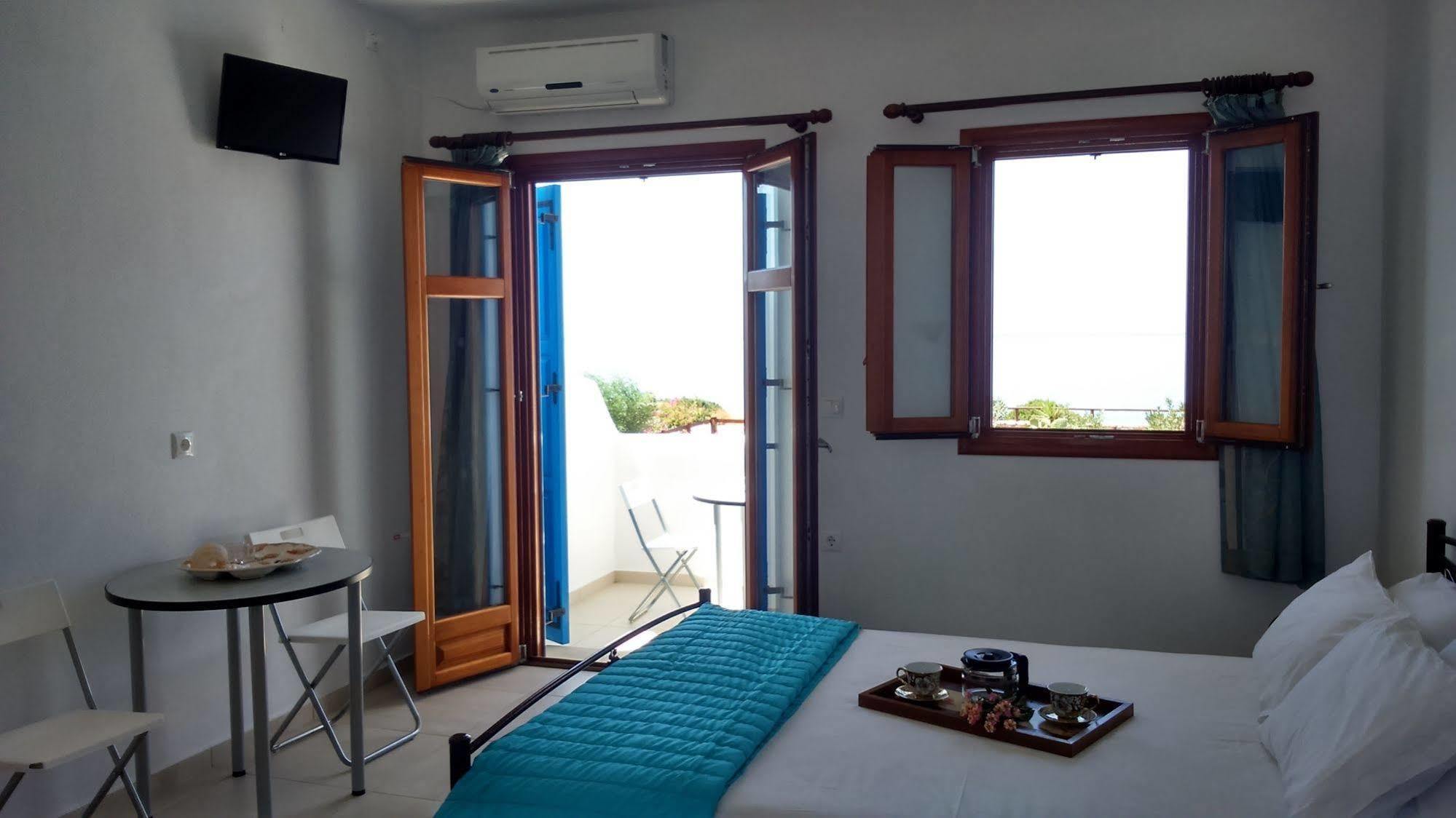 Ammoudia Apartment *